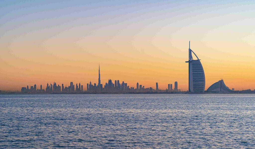 How To Customize Your Itinerary For A Luxury Yacht Charter Dubai
